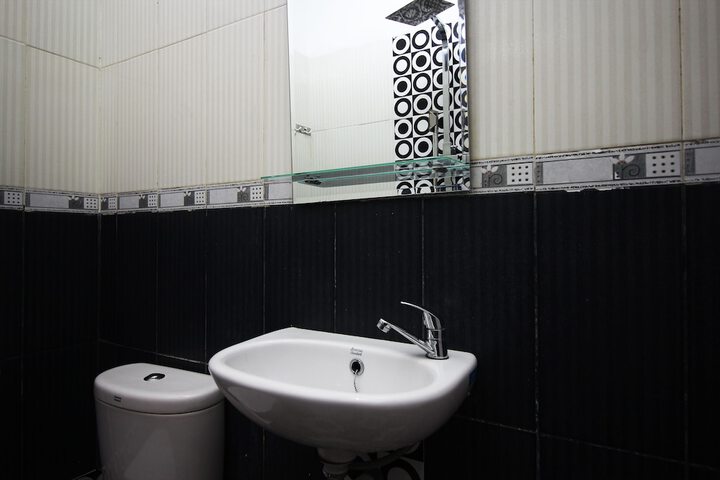 Room 12 of 18
