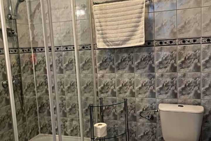 Room 7 of 18
