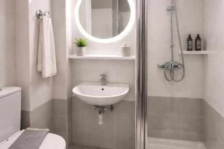 Clean Restrooms
