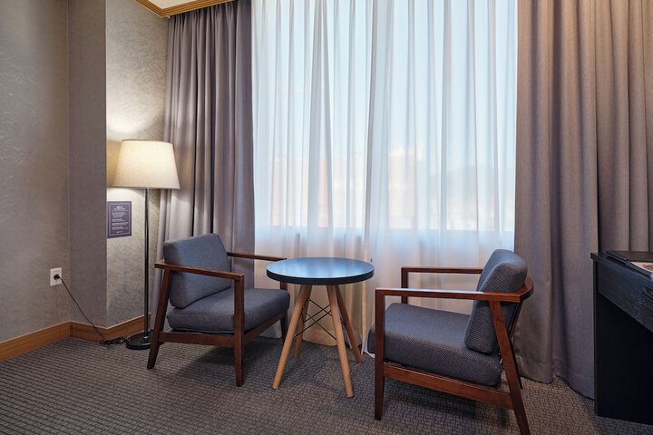 Room 6 of 48