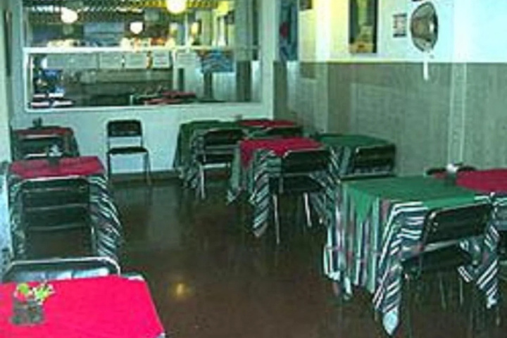 Dining 4 of 6