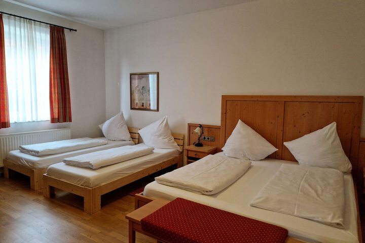 Room 32 of 52