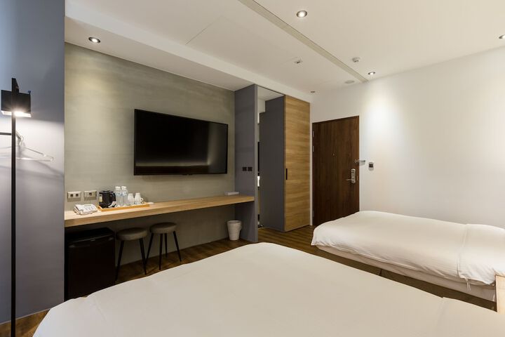 Room 14 of 101