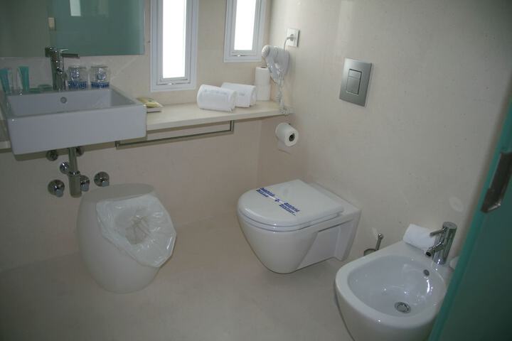 Room 18 of 31