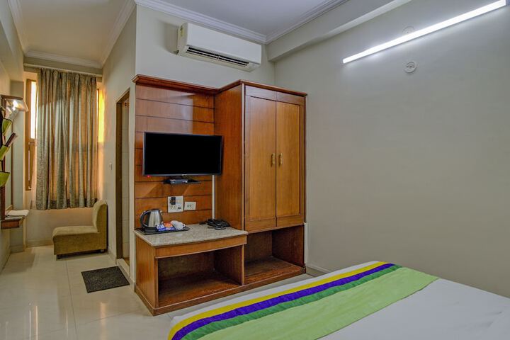 Room 10 of 41
