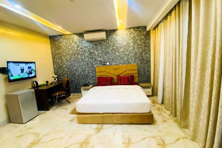 Room 5 of 25