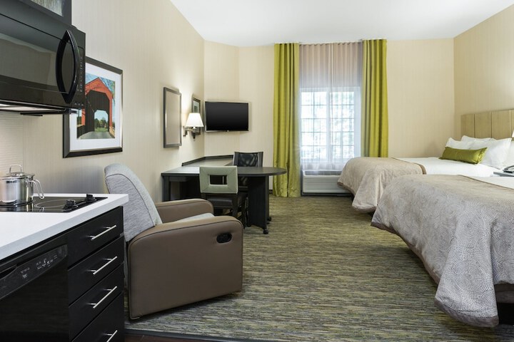 1 Queen Studio Suite (9 of 17)