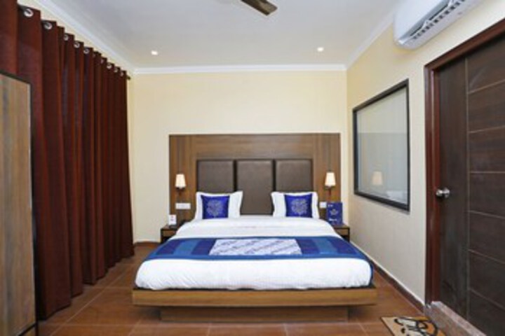 Room 17 of 23