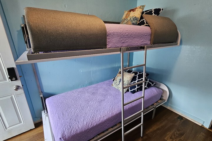 Room 26 of 222
