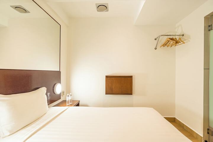 Room 30 of 40