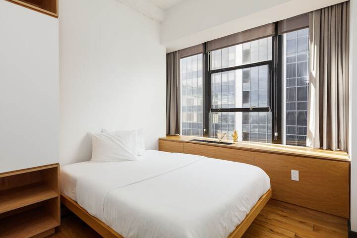 Room 103 of 155