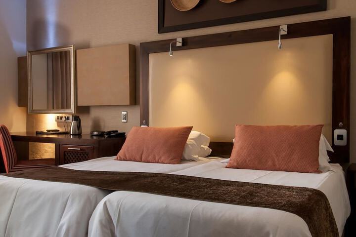 Room 8 of 26