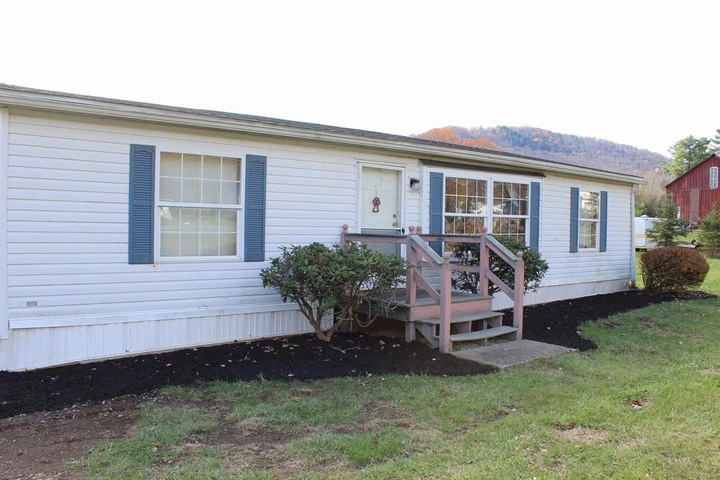 Image of Peaceful Pine Lodge Right on Pine Creek