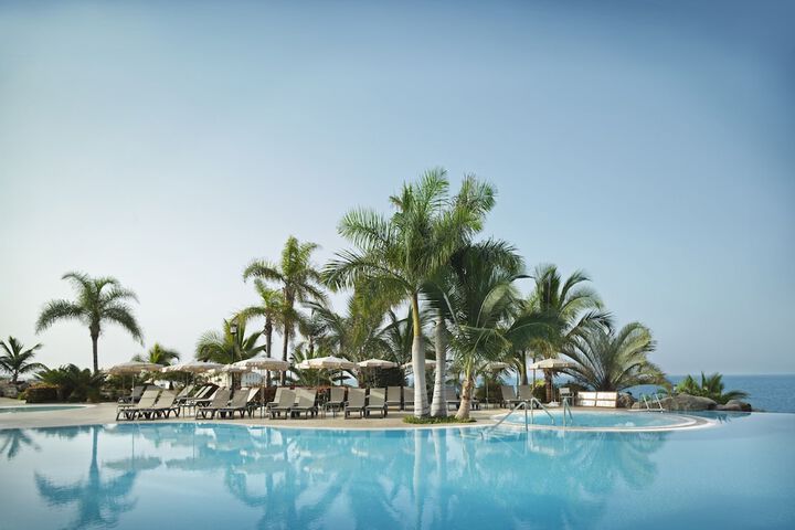 Pools & Facilities