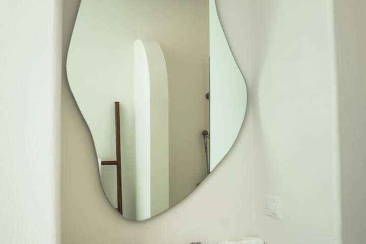 Room 10 of 26