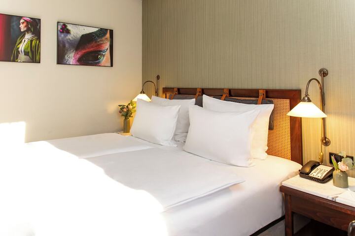 Room 20 of 145