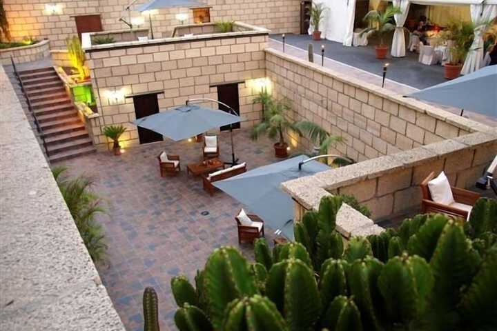 Hotel Exterior 58 of 71