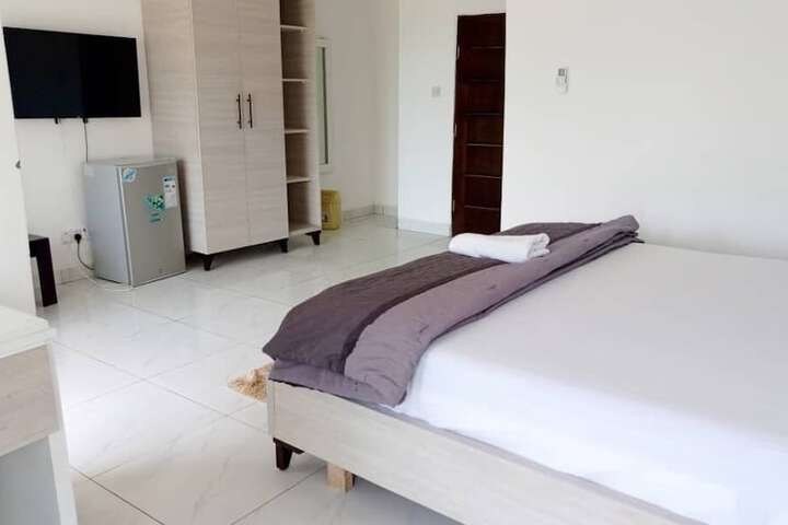Room 8 of 30