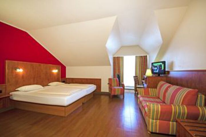Room 42 of 84