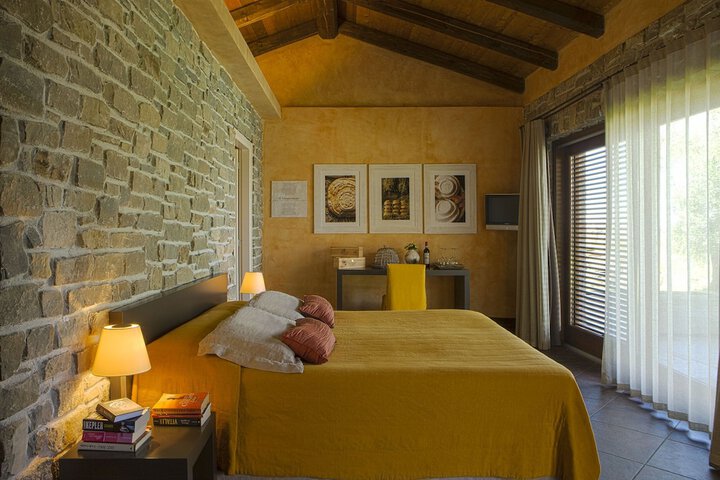 Room 4 of 64