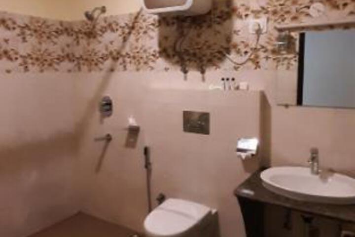 Room 7 of 20