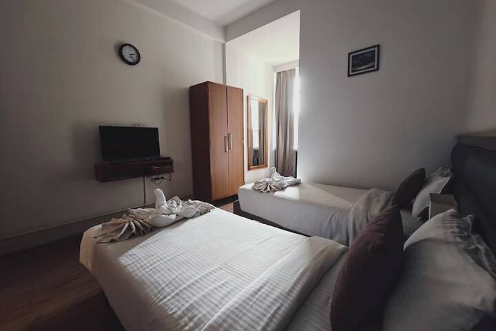 Room 10 of 82