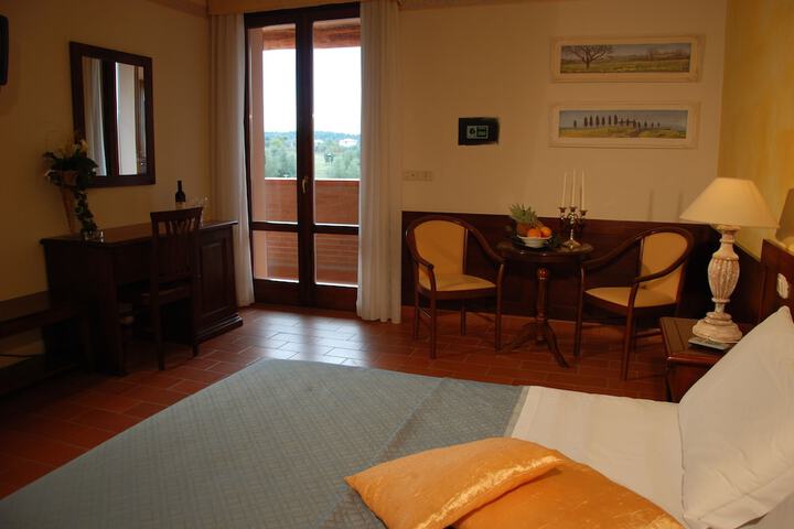 Room 4 of 51