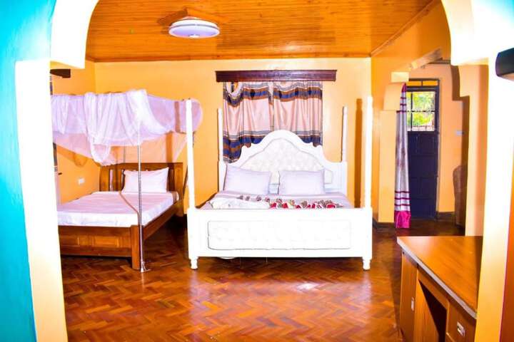 Room 12 of 23
