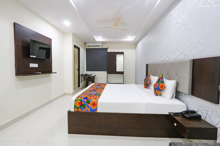 Room 17 of 39