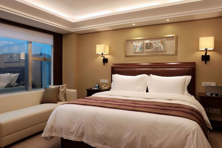 Room 9 of 95