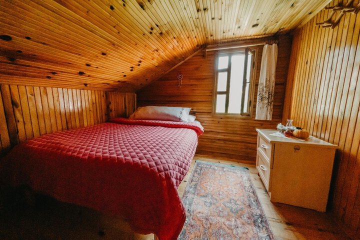 Room 27 of 77