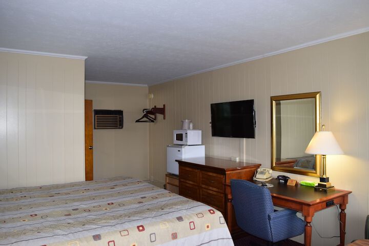 Room 13 of 19