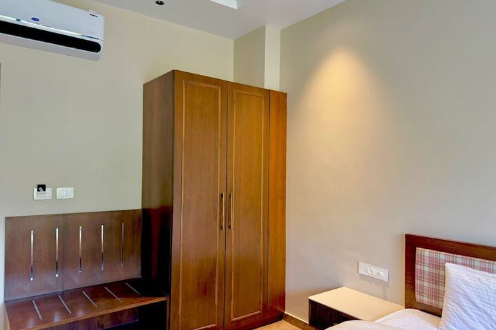 Room 8 of 52