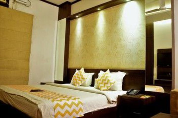 Room 15 of 32