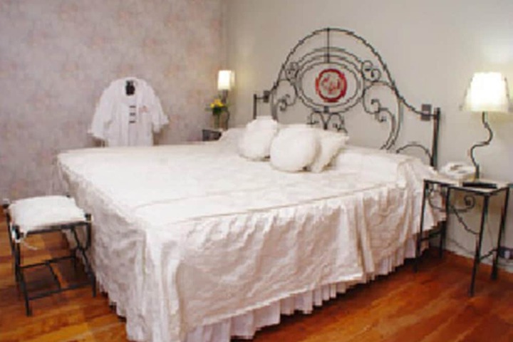 Room 6 of 21