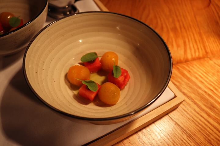 Dining 48 of 63