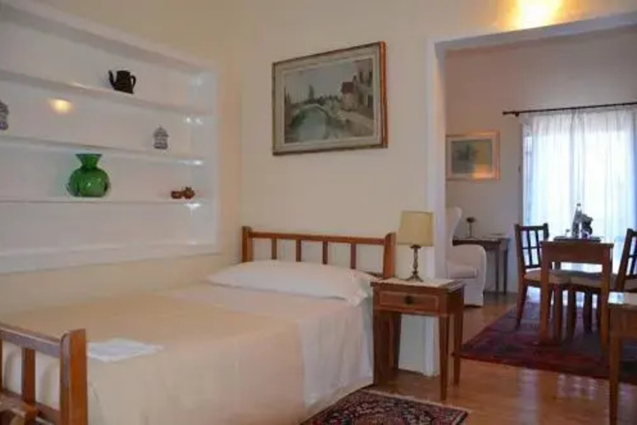 Room 5 of 13
