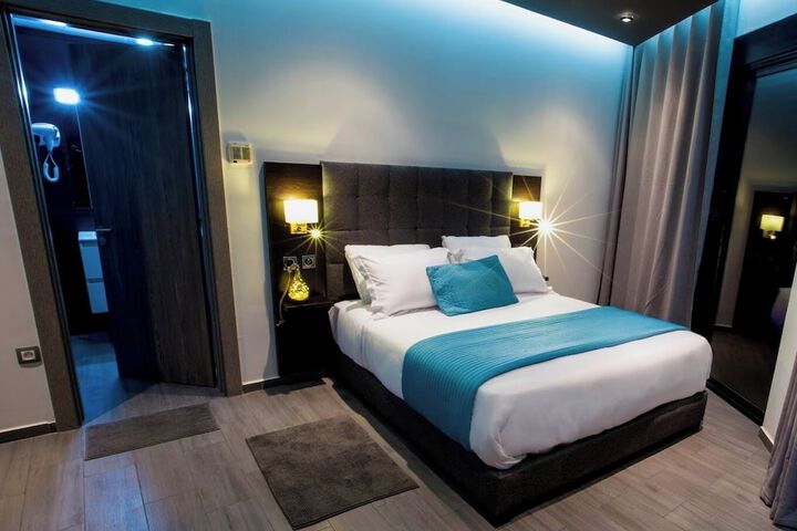 Room 6 of 19