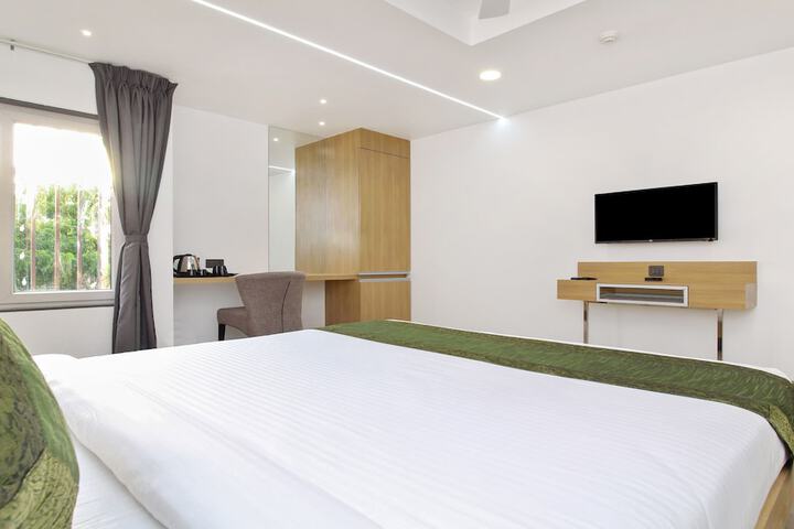 Room 14 of 21