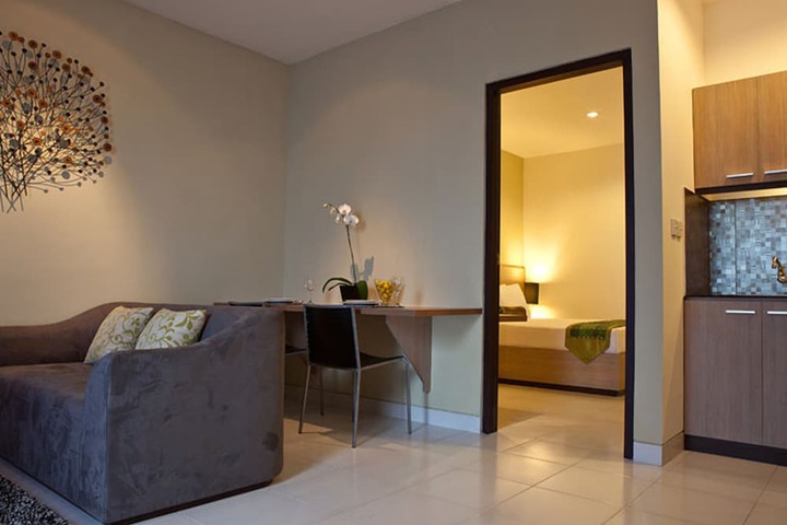 Room 9 of 19