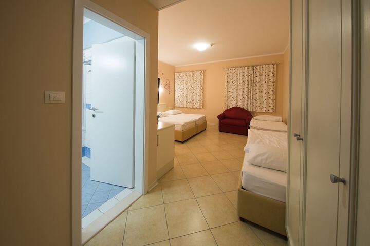 Room 3 of 30