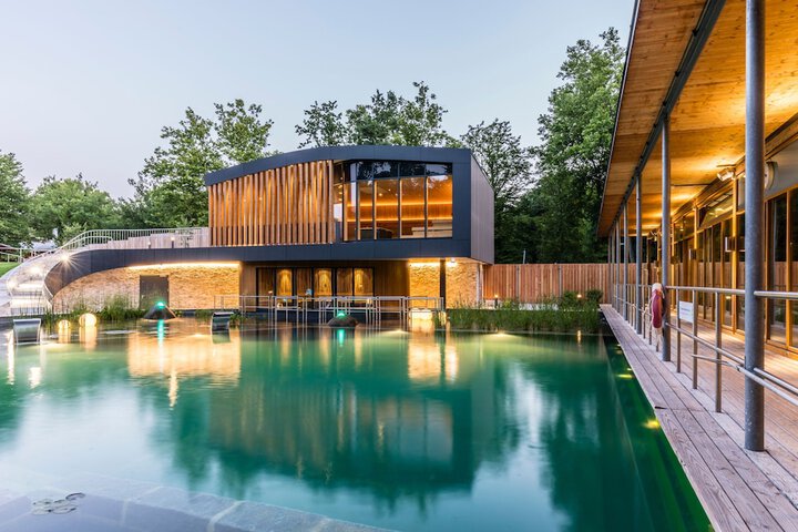Hotel with Pool