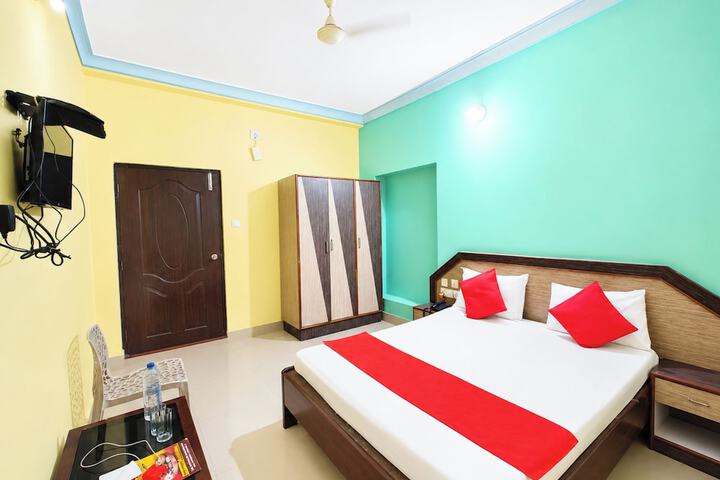 Room 4 of 15