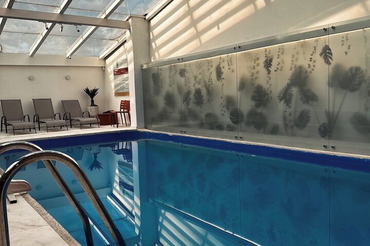 Pool 95 of 144