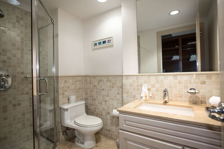 Room 155 of 230