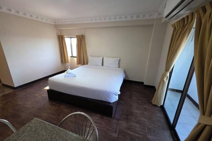 Room 13 of 79