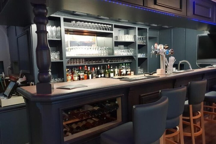 Lounge 36 of 40