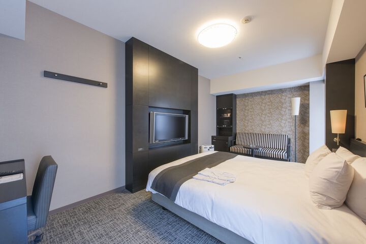 Room 10 of 87