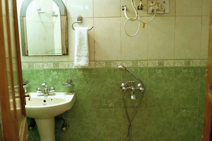 Room 23 of 27