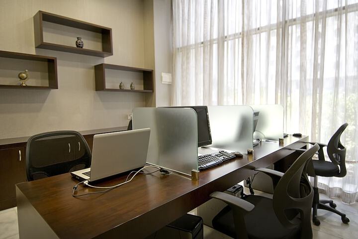 Business Center 66 of 70